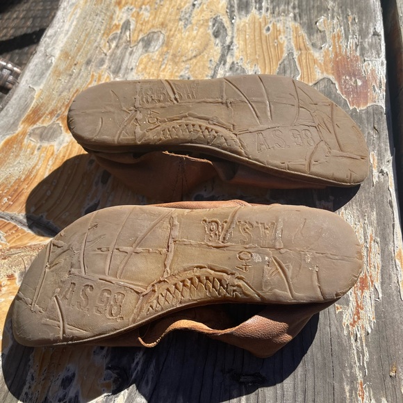 A very well loved pair of AS98 Reilly sandals - Picture 4 of 6